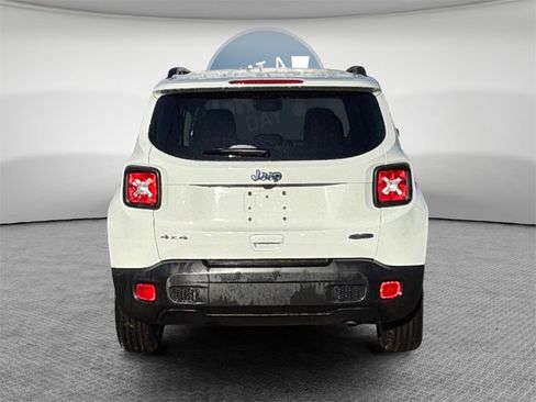 Used 2022 Jeep Renegade Latitude w/ Convenience Group image 8