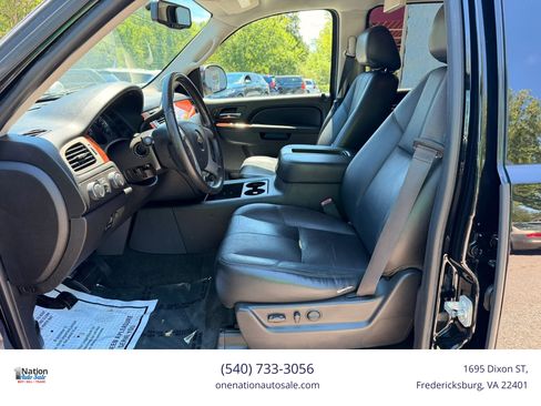 Used 2014 Chevrolet Suburban LT w/ Luxury Package AWD/4WD image 11