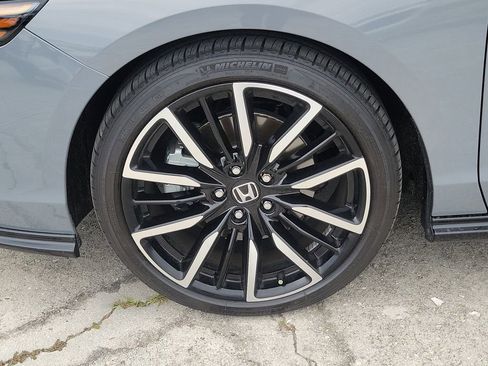 Used 2024 Honda Accord Touring image 11