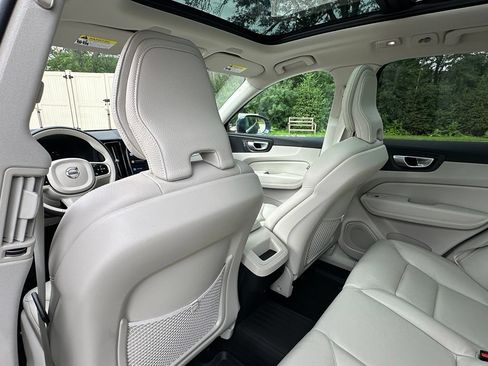 Used 2023 Volvo XC60 B5 Core w/ Protection Package Premier FWD image 17