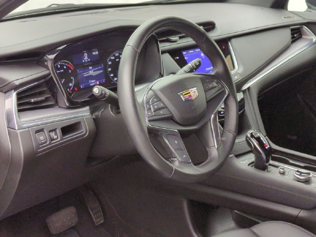 Used 2023 Cadillac XT5 Luxury w/ LPO, Floor Liner Package AWD/4WD image 9