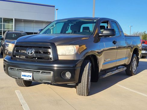 Used 2013 Toyota Tundra 2WD Double Cab image 2