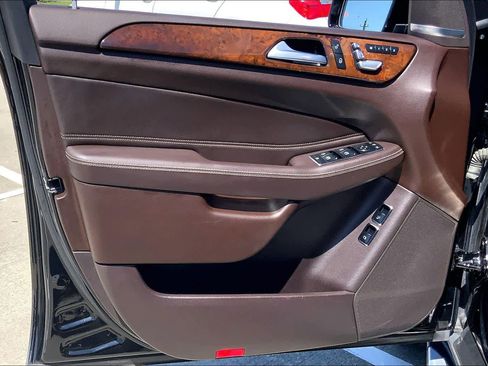 Used 2019 Mercedes-Benz GLS 450 4MATIC image 25