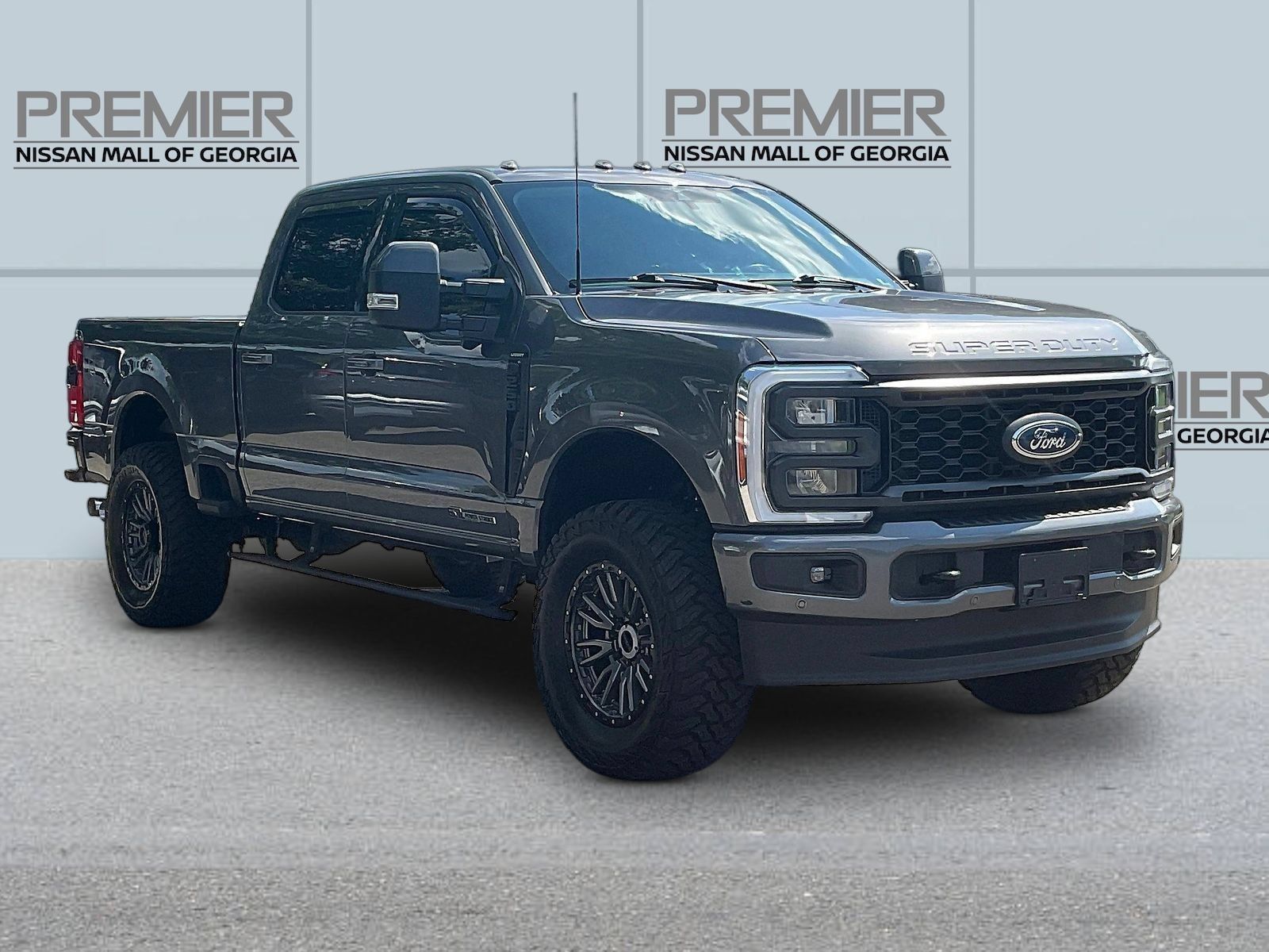Used 2023 Ford F250 Lariat w/ Lariat Ultimate Package AWD/4WD image 3