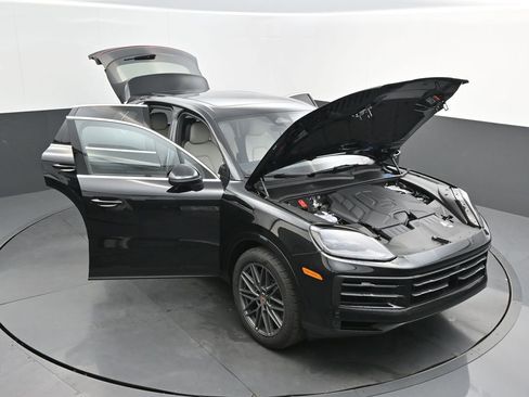 New 2026 Porsche Cayenne AWD/4WD image 44