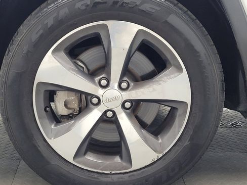 Used 2019 Jeep Cherokee Limited AWD/4WD image 31