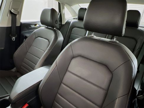 Used 2024 Volkswagen Jetta SE image 18