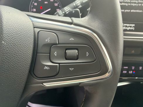 Used 2023 Buick Envision Essence AWD/4WD image 17