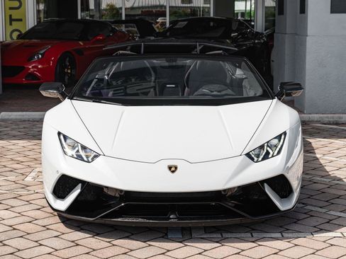 Used 2018 Lamborghini Huracan Performante image 16