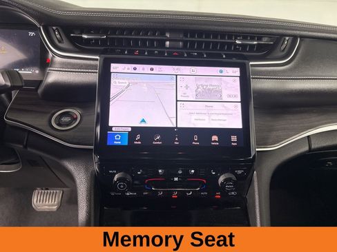 Used 2023 Jeep Grand Cherokee Limited w/ Luxury Tech Group II AWD/4WD image 16