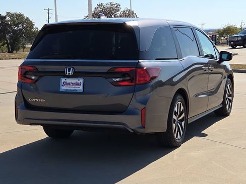 Used 2025 Honda Odyssey EX-L image 8