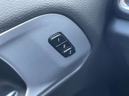 New 2026 Chrysler Pacifica Limited w/ S Appearance Package image 9