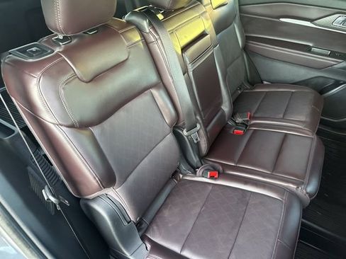 Used 2025 Ford Explorer Platinum image 12