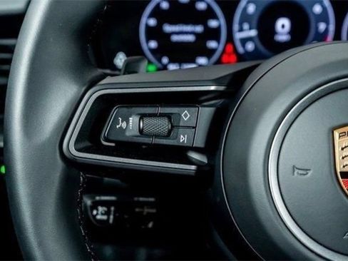 Used 2025 Porsche 911 Carrera RWD image 40