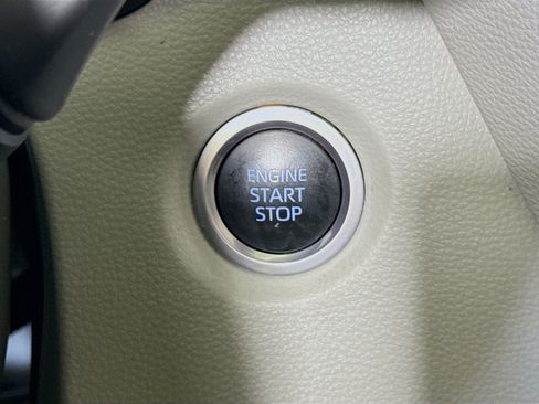 Used 2022 Toyota Corolla LE w/ LE Convenience Package FWD image 21