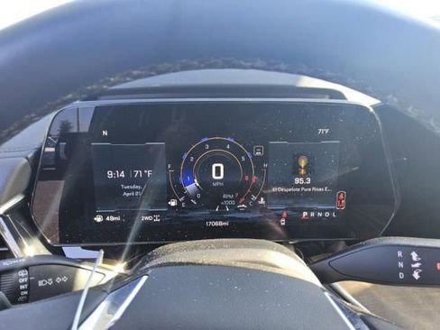 Used 2025 Chevrolet Suburban High Country AWD/4WD image 5