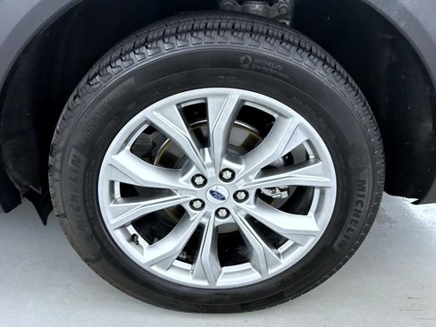 Used 2024 Ford Explorer Limited w/ Equipment Group 301A AWD/4WD image 25