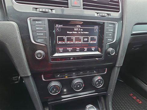 Used 2015 Volkswagen Golf 2.0T S image 17