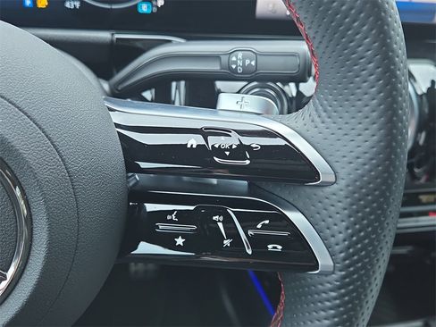 Certified 2026 Mercedes-Benz GLA 250 image 22