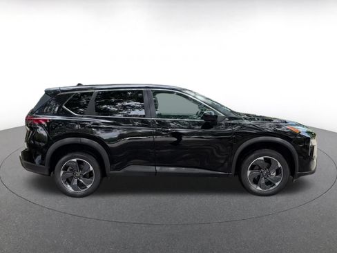 Used 2025 Nissan Rogue SV FWD image 13