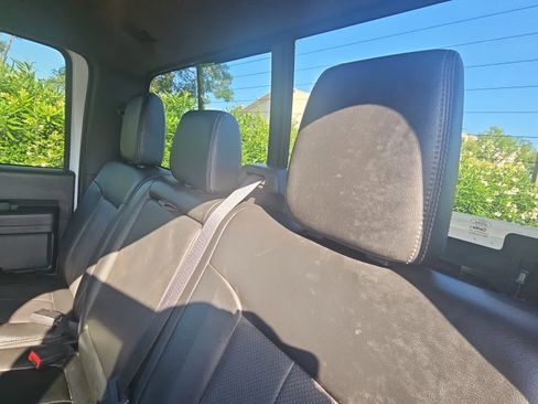 Used 2016 Ford F250 Lariat w/ Lariat Interior Package AWD/4WD image 12