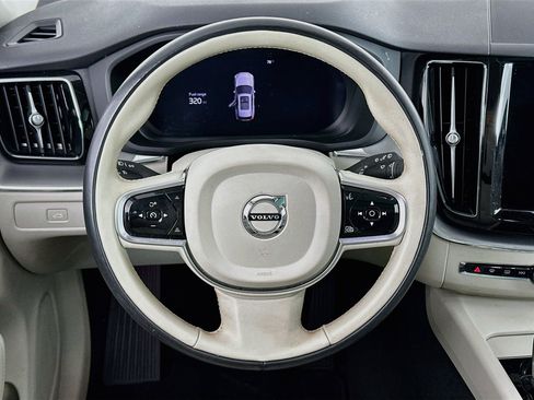 Used 2023 Volvo XC60 B5 Core w/ Climate Package AWD/4WD image 18