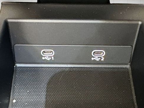 Used 2024 Porsche 911 Carrera image 28