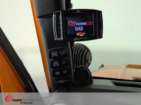 Used 2012 Jeep Wrangler Unlimited Sahara w/ Connectivity Group image 13