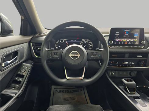 Used 2023 Nissan Rogue SV AWD/4WD image 17