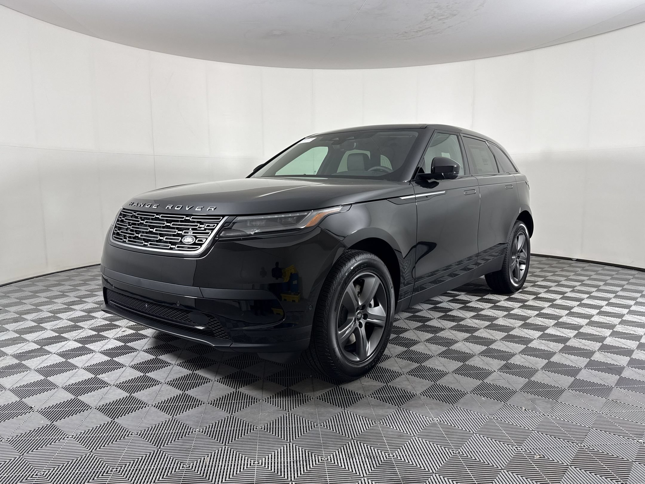 New 2026 Land Rover Range Rover Velar S AWD/4WD image 1