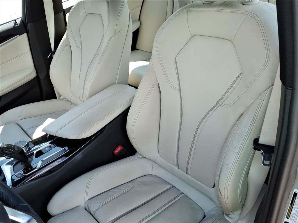 Used 2019 BMW 530i w/ Convenience Package RWD image 17