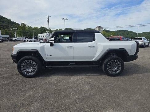 New 2025 GMC Hummer EV 3X image 2