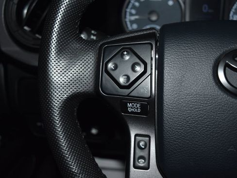 Used 2020 Toyota Tacoma TRD Off-Road image 14