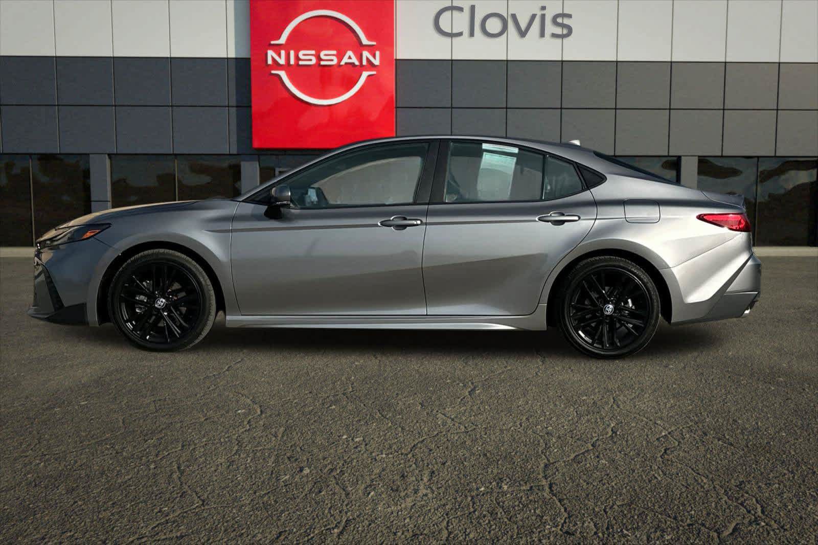 Used 2025 Toyota Camry SE FWD image 5