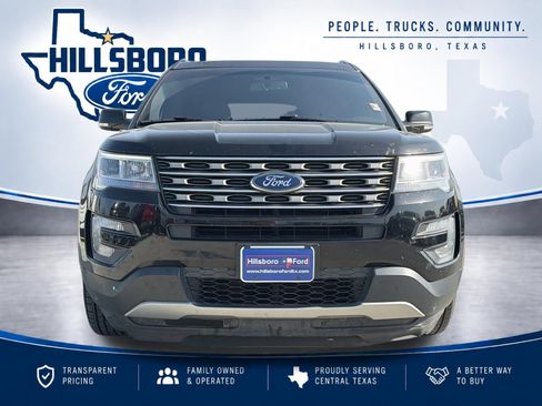 Used 2017 Ford Explorer XLT w/ Equipment Group 202A FWD image 2