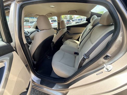 Used 2014 Hyundai Elantra SE FWD image 42