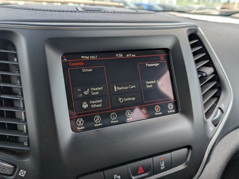 Used 2021 Jeep Cherokee Latitude Lux w/ Trailer Tow Group AWD/4WD image 17