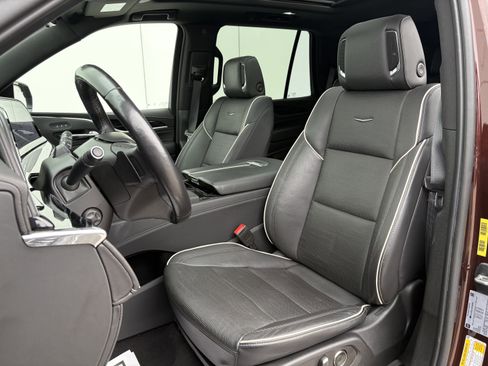 Used 2023 Cadillac Escalade Sport image 12