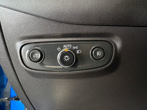 Used 2024 Chevrolet Equinox Premier image 19