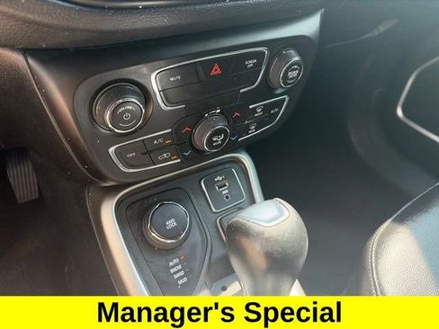 Used 2020 Jeep Compass Latitude w/ Cold Weather Group AWD/4WD image 26