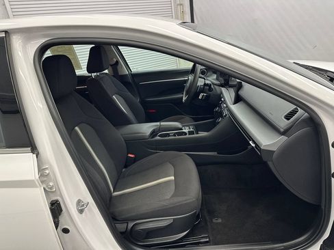 Used 2025 Hyundai Sonata SEL FWD image 14