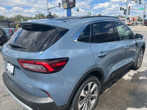 Used 2025 Ford Escape Platinum AWD/4WD image 6