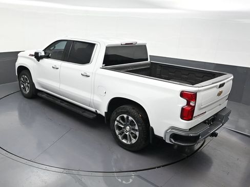 Used 2023 Chevrolet Silverado 1500 LTZ w/ Z71 Off-Road Package AWD/4WD image 18