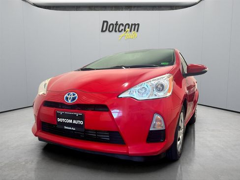 Used 2014 Toyota Prius C Four image 3