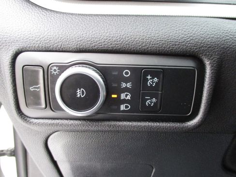 Used 2023 Ford Explorer XLT w/ Equipment Group 202A image 35