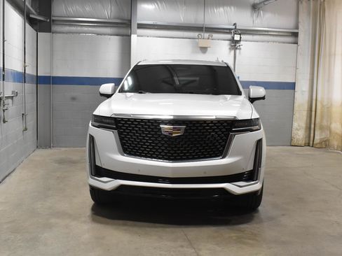 Used 2023 Cadillac Escalade ESV Premium Luxury w/ LPO, Floor Liner Package AWD/4WD image 33