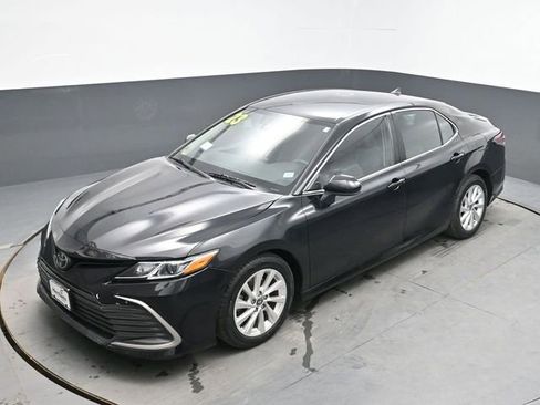 Used 2023 Toyota Camry LE FWD image 19