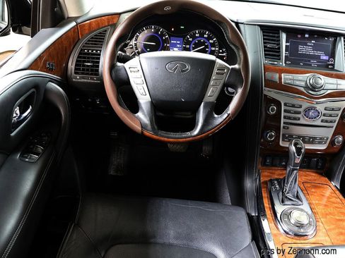 Used 2018 INFINITI QX80 4WD w/ Driver Assistance Package image 16