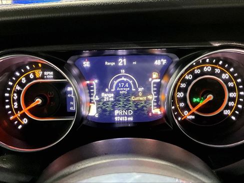 Used 2022 Jeep Wrangler Unlimited Sahara image 13