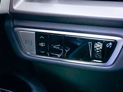 Used 2026 Cadillac Vistiq Platinum image 26